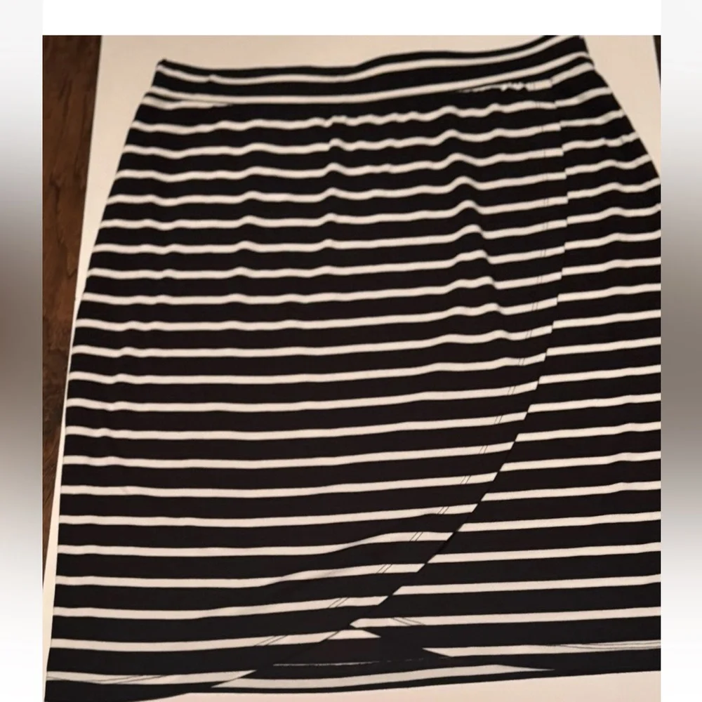 Tommy‎ Bahama Portside Stripe Short Skirt Women's Small Black White NWOT